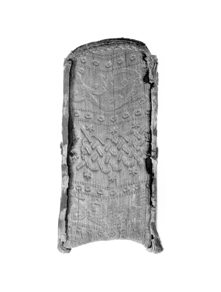 Photographie de Fernande Petitdemange : Ecrits en réseve, 2013, tirage argentique noir et blanc, format 24 x 30 cm, série de 38 photographies, Bibliothèque des Dominicains, Colmar.