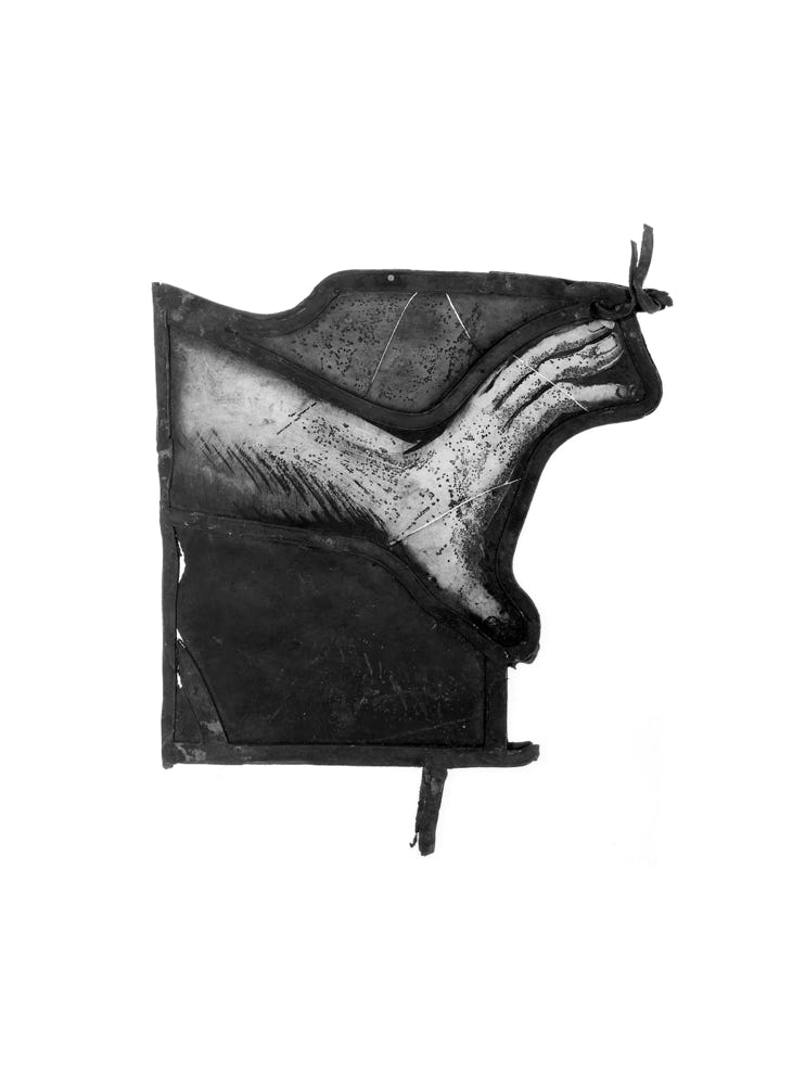 Photographie de Fernande Petitdemange : De l'ombre à la lumière - Dessins de plomb, 2017, tirage argentique noir et blanc, format 18 x 24 cm, série de 11 photographies, Musée départemental d'art ancien et contemporain d'Epinal